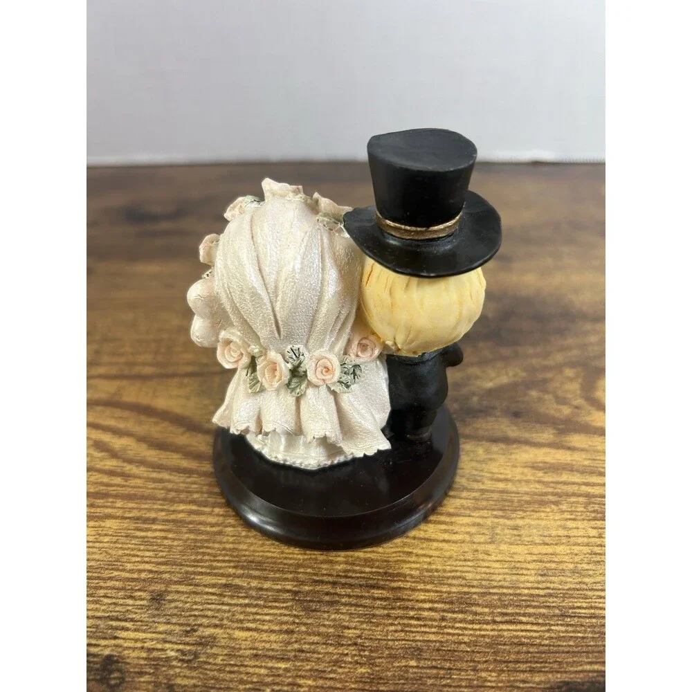 Vintage Bride Groom Wedding Couple Figurine Plastic Cake Topper Keepsake Decor